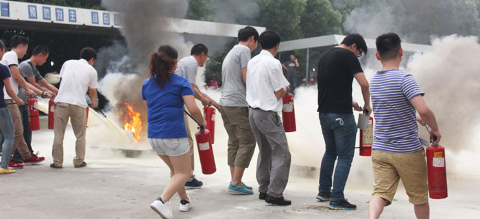 劉潭服裝緊急疏散演習(xí)圓滿落幕