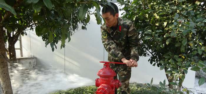 劉潭服裝保安隊致力于企業(yè)安全 為打造平安企業(yè)而不遺余力