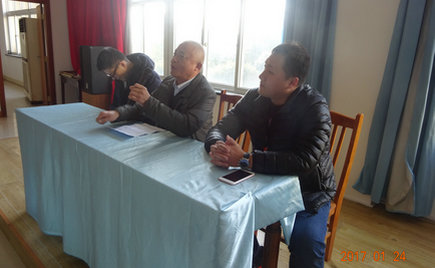劉潭服裝團(tuán)拜會今日召開，對2017年的發(fā)展方向做了具體安排