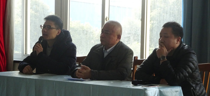 劉潭服裝團拜會今日召開，對2017年的發(fā)展方向做了具體安排