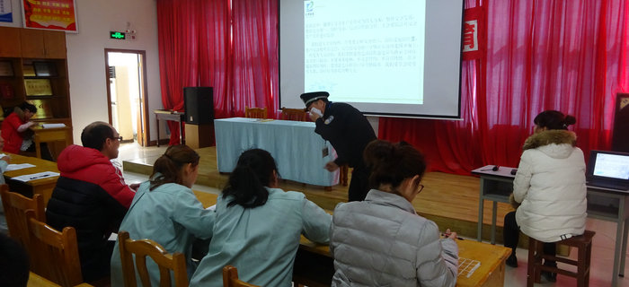 劉潭服裝召開新入職員工培訓(xùn)會議，做好安全生產(chǎn)宣傳工作