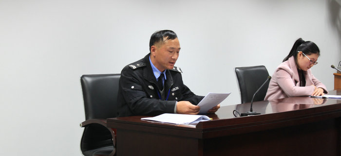 劉潭服裝召開第九屆五次職代會(huì)暨安全生產(chǎn)責(zé)任簽約會(huì)議