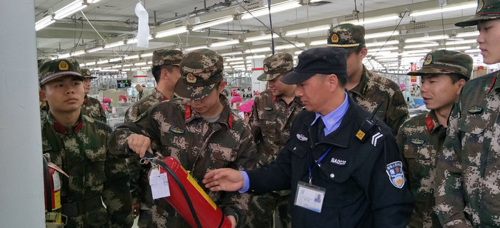 劉潭服裝：無錫北塘劉潭中隊和興源路中隊來我司消防演練