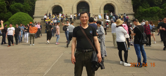 在五一來臨之際，劉潭服裝組織企業(yè)先進標兵赴南京游玩
