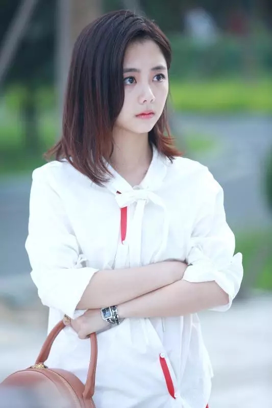 劉潭服裝：《狐貍的夏天》，帶你看譚松韻開掛的衣品