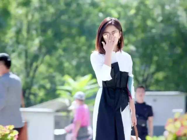 劉潭服裝：《狐貍的夏天》，帶你看譚松韻開掛的衣品