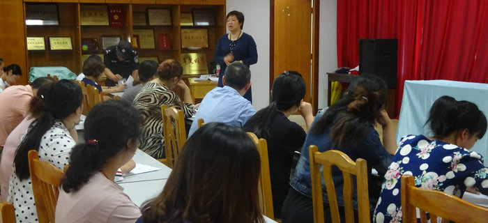 劉潭服裝召開(kāi)第四次新員工入職培訓(xùn)