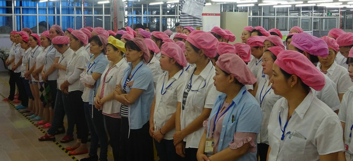劉潭服裝召開安全生產(chǎn)月之走進(jìn)車間主題宣傳會(huì)議