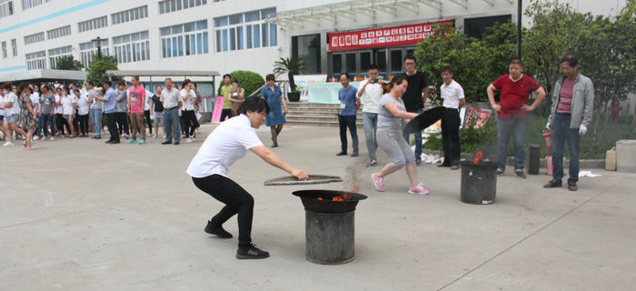 消防運動會，劉潭服裝員工都是行動派，不服來辯……