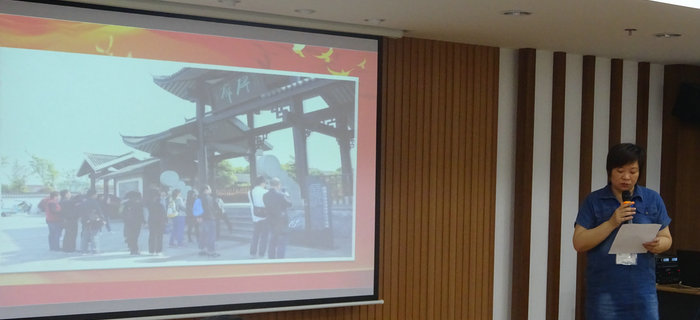 劉潭服裝舉辦紀(jì)念建黨96周年暨“紅色之旅”黨員演講活動(dòng)