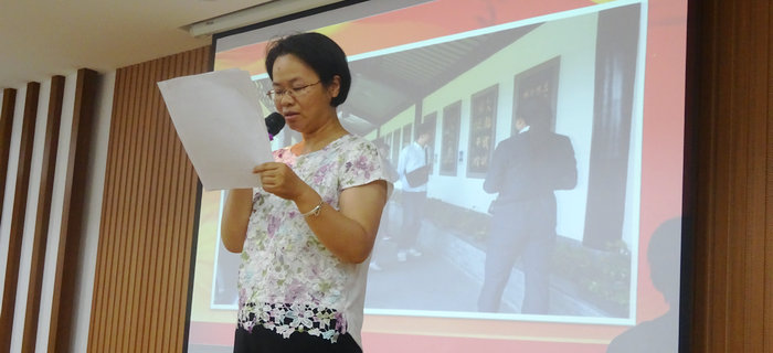 劉潭服裝舉辦紀(jì)念建黨96周年暨“紅色之旅”黨員演講活動(dòng)