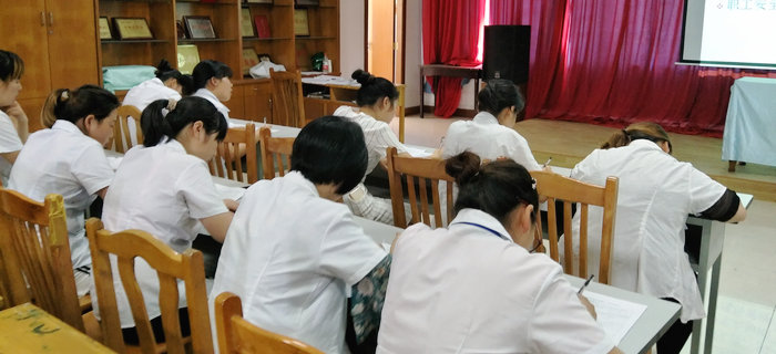 劉潭服裝召開第五次新員工培訓(xùn)會議