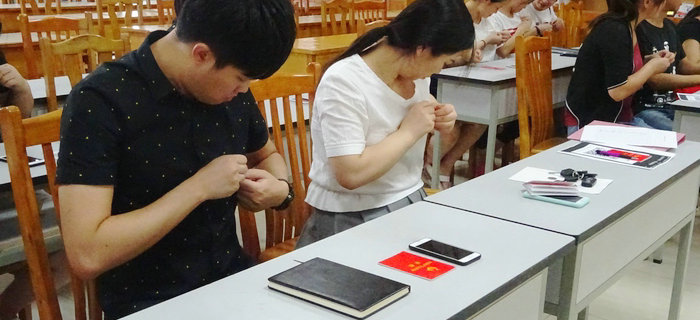劉潭服裝團(tuán)支部召開第三季度團(tuán)員大會(huì)