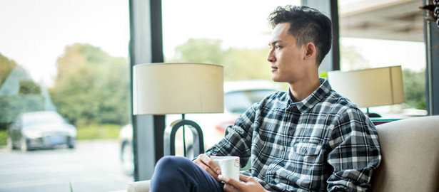 劉潭服裝：分享襯衫的三種卷袖方法，讓你優(yōu)雅紳士