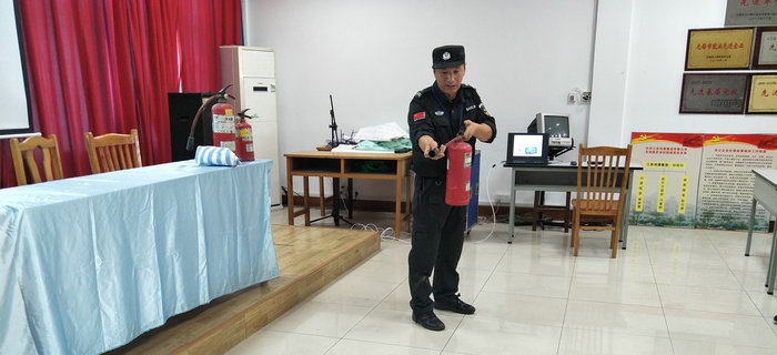 劉潭服裝舉辦第七次新員工入職培訓(xùn)會(huì)議