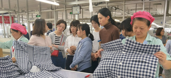 劉潭服裝接待無印良品公司員工參觀考察學習