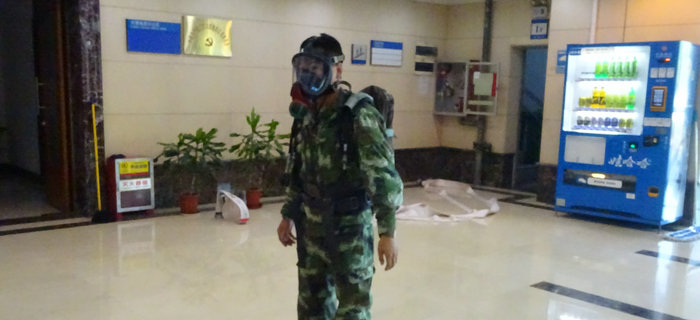 劉潭消防中隊(duì)來(lái)劉潭服裝進(jìn)行消防設(shè)備現(xiàn)場(chǎng)培訓(xùn)