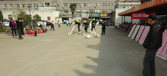 劉潭服裝圓滿舉辦十六屆二次職工消防運(yùn)動(dòng)會(huì)