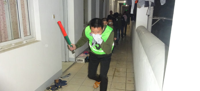 劉潭服裝員工夜間宿舍應(yīng)急逃生疏散演練獵影