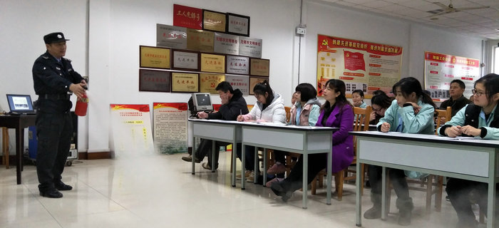 劉潭服裝2017年最后一次新員工入職培訓(xùn)會(huì)議圓滿收官