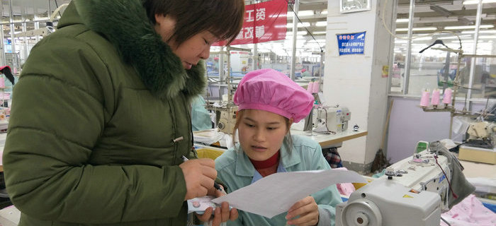 劉潭服裝工會為員工提前代購車票，讓員工順利返鄉(xiāng)