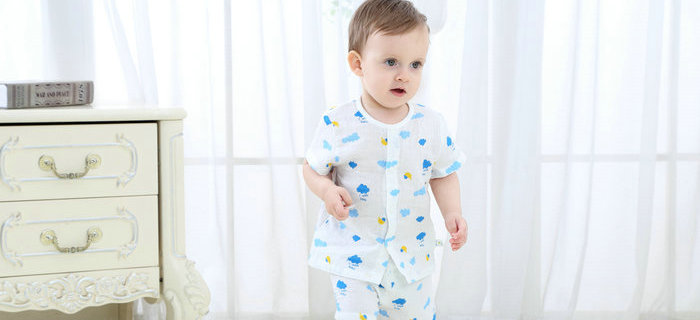 劉潭服裝：春天到了，媽媽們該怎么幫寶寶們穿衣服呢？