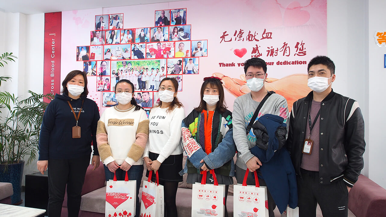 劉潭服裝廠志愿者無償獻血——為愛“擼起袖子”