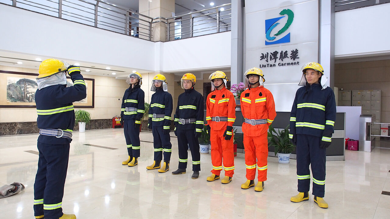 劉潭服裝廠消防員訓練