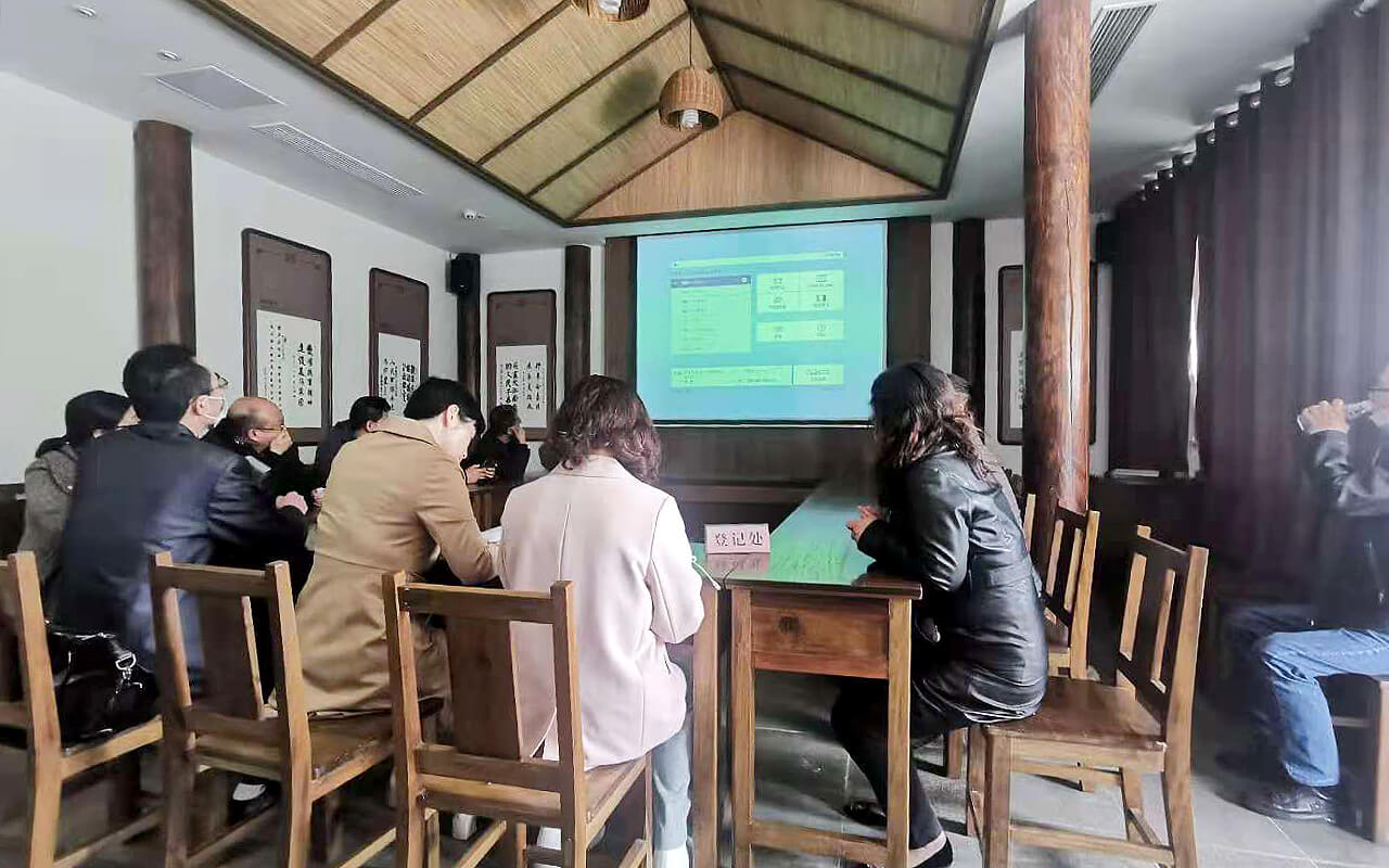 劉潭服裝廠黨員參觀新四軍六師部舊址紀念館 
