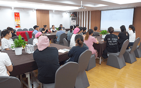 劉潭服裝廠《員工手冊(cè)》修訂審議，產(chǎn)業(yè)工人工作實(shí)施匯報(bào)