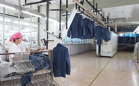 劉潭服裝廠智能化,一人一天能燙上千件居家服嗎？