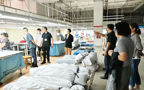 劉潭服裝廠：參觀指導同發(fā)展，攜手共進促提升