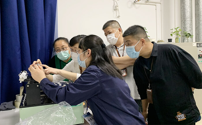 歡迎南京海關講師蒞臨劉潭服裝廠指導