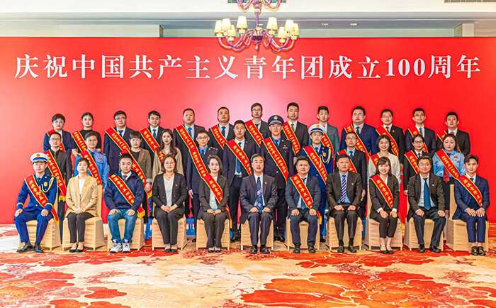 劉潭服裝有限公司志愿者服務(wù)隊獲得“梁溪青年五四獎?wù)录w”稱號