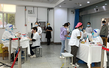 核酸檢測(cè)進(jìn)企業(yè)，劉潭服裝開展全員核酸檢測(cè)