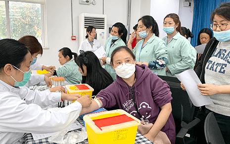 劉潭服裝組織職工進行免費體檢