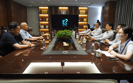 銀行進企業(yè) 金融助發(fā)展——熱烈歡迎江蘇銀行領導走訪調研劉潭服裝