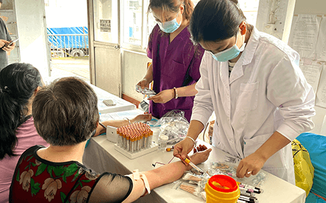 劉潭服裝：家庭醫(yī)生進(jìn)企業(yè)，保駕護(hù)航守健康