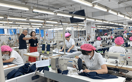 劉潭服裝：熱烈歡迎日本重要客戶到我司進行參觀考察
