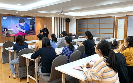 劉潭服裝：反詐宣傳進(jìn)企業(yè)，警企共筑“防火墻”