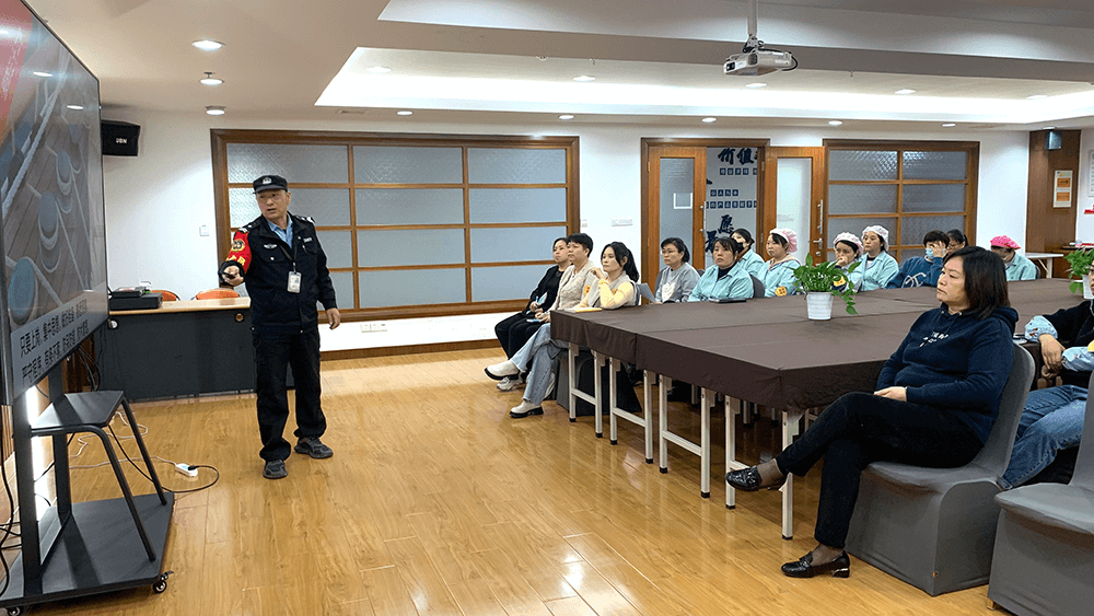 劉潭服裝開(kāi)展企業(yè)安全員安全教育培訓(xùn)