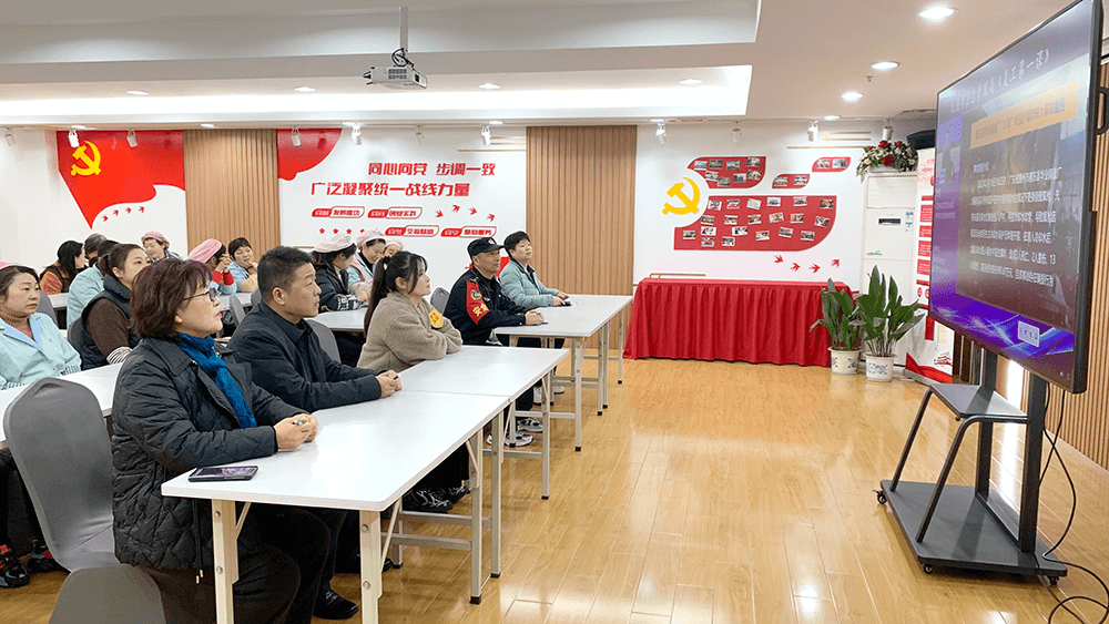 劉潭服裝扎實(shí)上好復(fù)工復(fù)產(chǎn)開(kāi)工課
