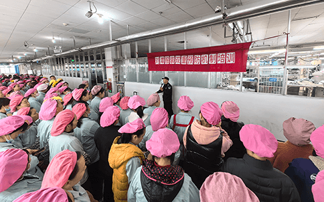 牢筑安全“防火墻”劉潭服裝開展雙重預(yù)防機(jī)制專題培訓(xùn)