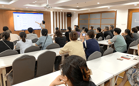 劉潭服裝開展績(jī)效管理培訓(xùn)會(huì)議