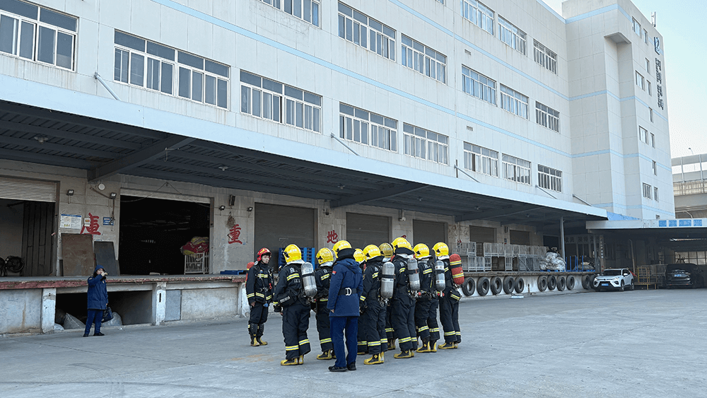 劉潭服裝：消防演練進(jìn)企業(yè)，共筑安全生產(chǎn)“防火墻”