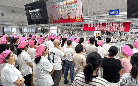劉潭服裝深化安全生產(chǎn)月活動：企業(yè)責任人講安全 實戰(zhàn)演練強技能