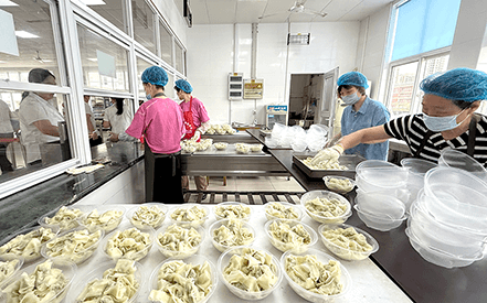 夏至餛飩飄香，劉潭服裝溫情暖人心