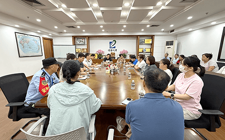衛(wèi)健委深入劉潭服裝開(kāi)展健康科普與調(diào)研活動(dòng)