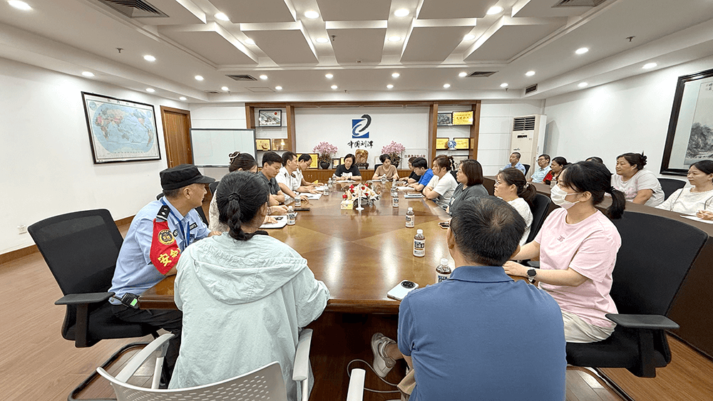 衛(wèi)健委深入劉潭服裝開(kāi)展健康科普與調(diào)研活動(dòng)
